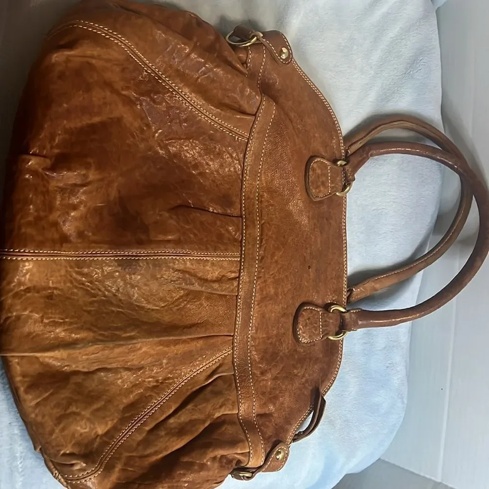 Destressed Leather Innue Bag